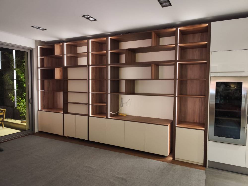 Bibliotheque avec porte cachée