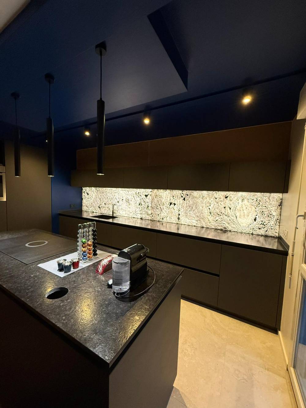 cuisine granit et feuille de pierre